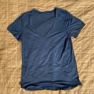 Lululemon vneck tee size 6